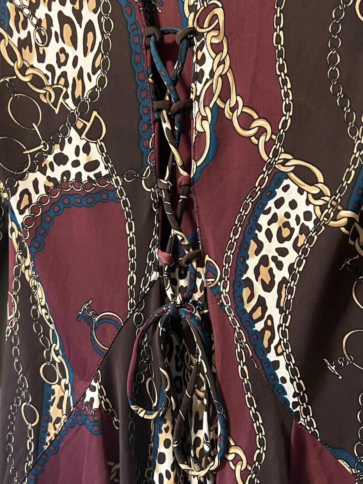 Dressbarn Multicolor Print Stretchy Dress Chain Design Size Small Classic City