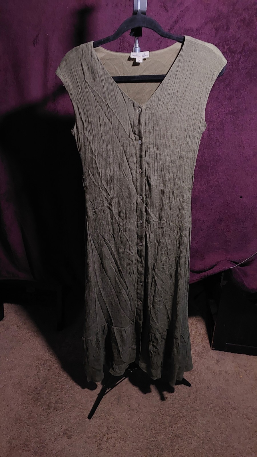 Indigo Rose Green Solid V-Neck Sleeveless Button Front Midi Dress Pockets M