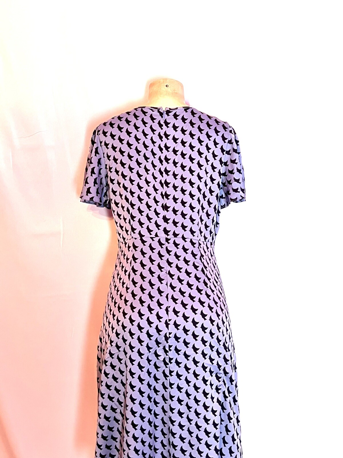 NORDSTROM SIGNATURE LIGHT BLUE W/NAVY BLUE PRINT SHORT SLEEVE SILK DRESS