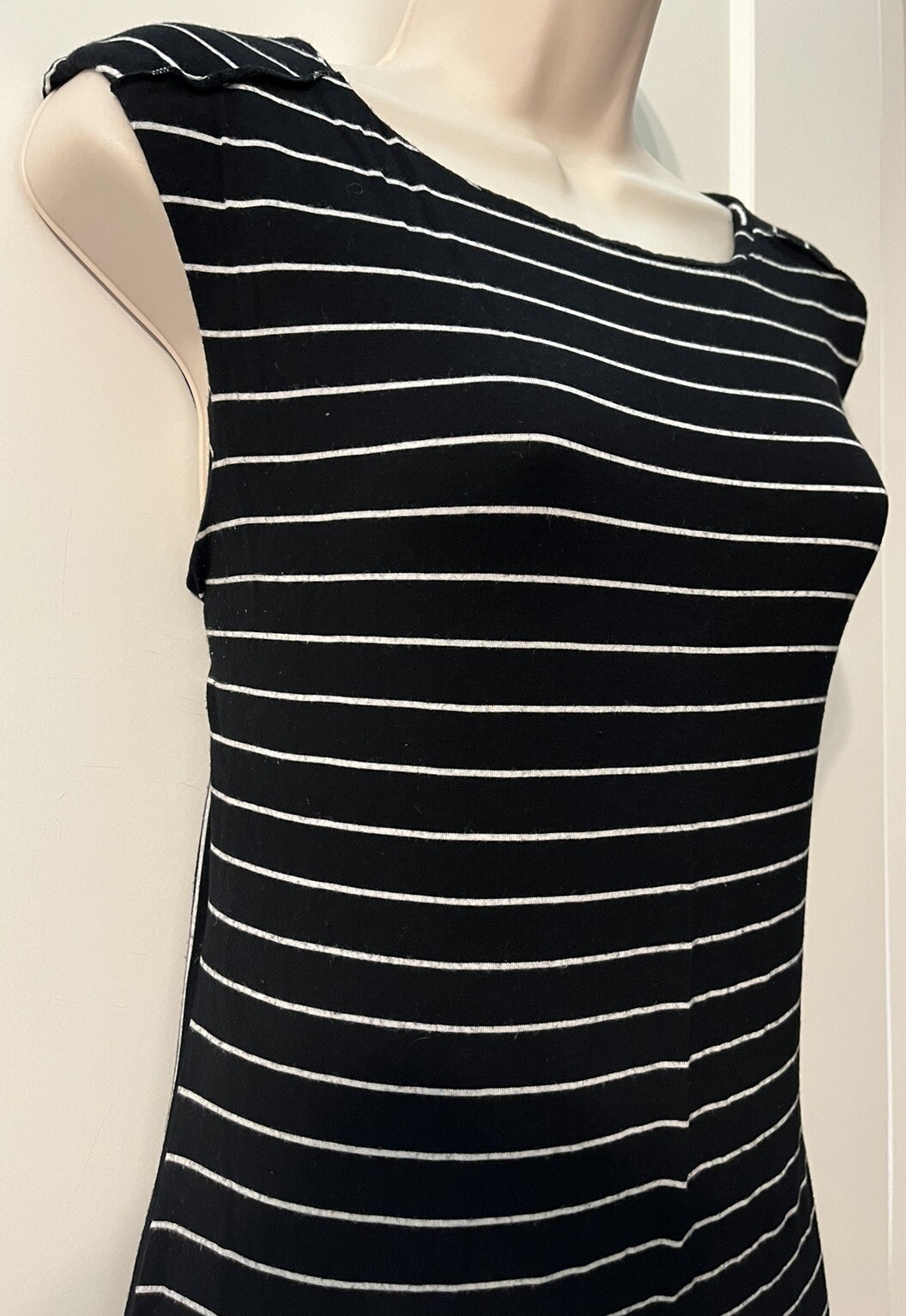 Calvin Klein Black Dress Small Slimming Stripes Rayon & Spandex Comfort Stretch