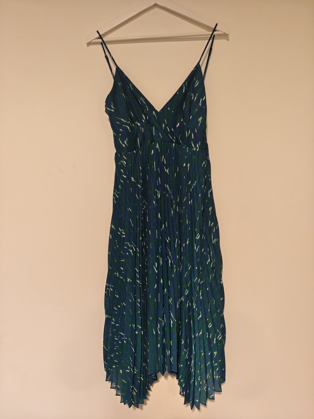 UNIQLO : C Pleated Cami Dress Green Blue Abstract Geometric Midi Size M