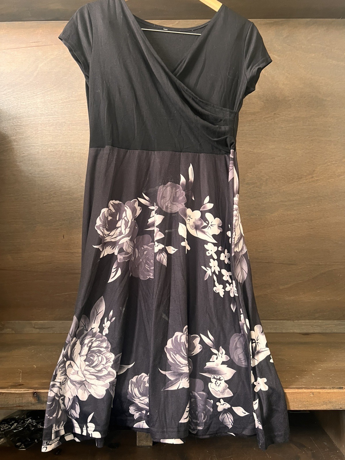 WOMENS LARGE BLACK AND GRAY FIT & FLARE DRESS VEE NECK CAP SLEEVE PULLOVER