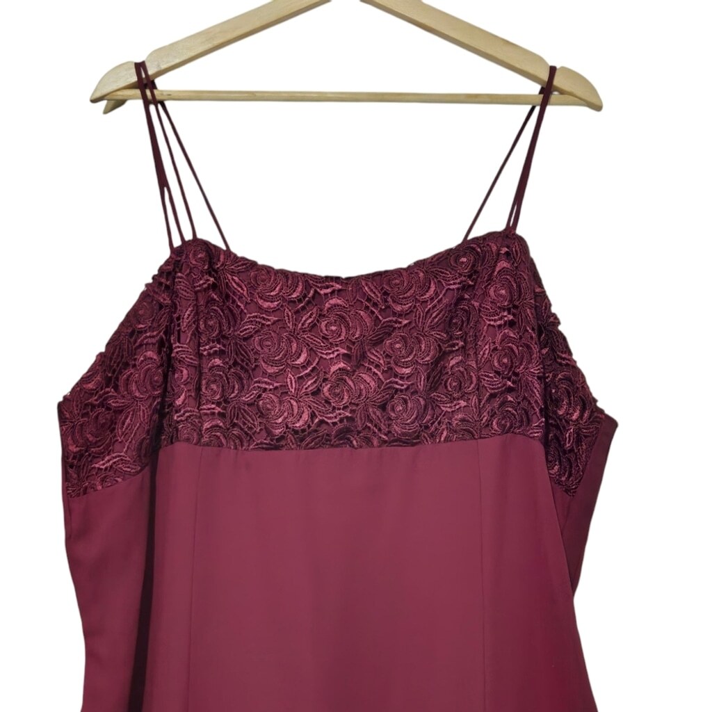 DOLLAR Elegant Burgundy Women’s Spaghetti Strap Flower Detail Formal Dress 18W