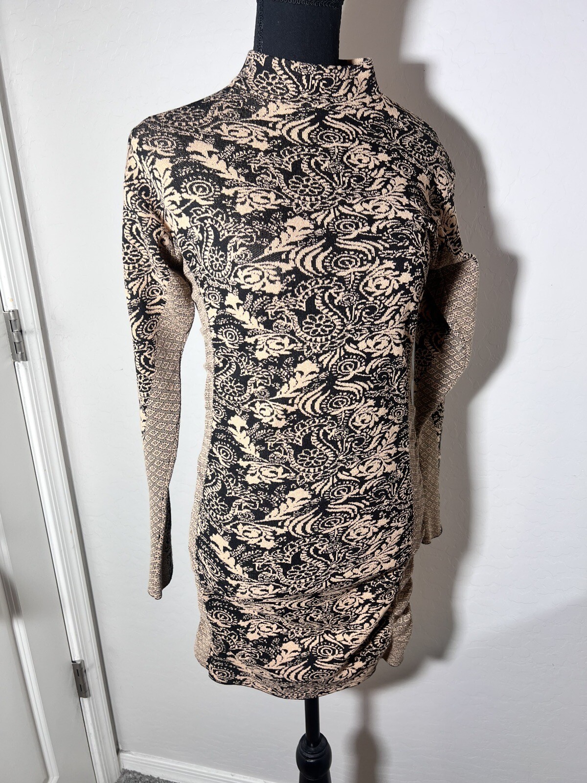 Zara Black beige Patterned fitted ruched Midi sweater Dress Size Medium Large