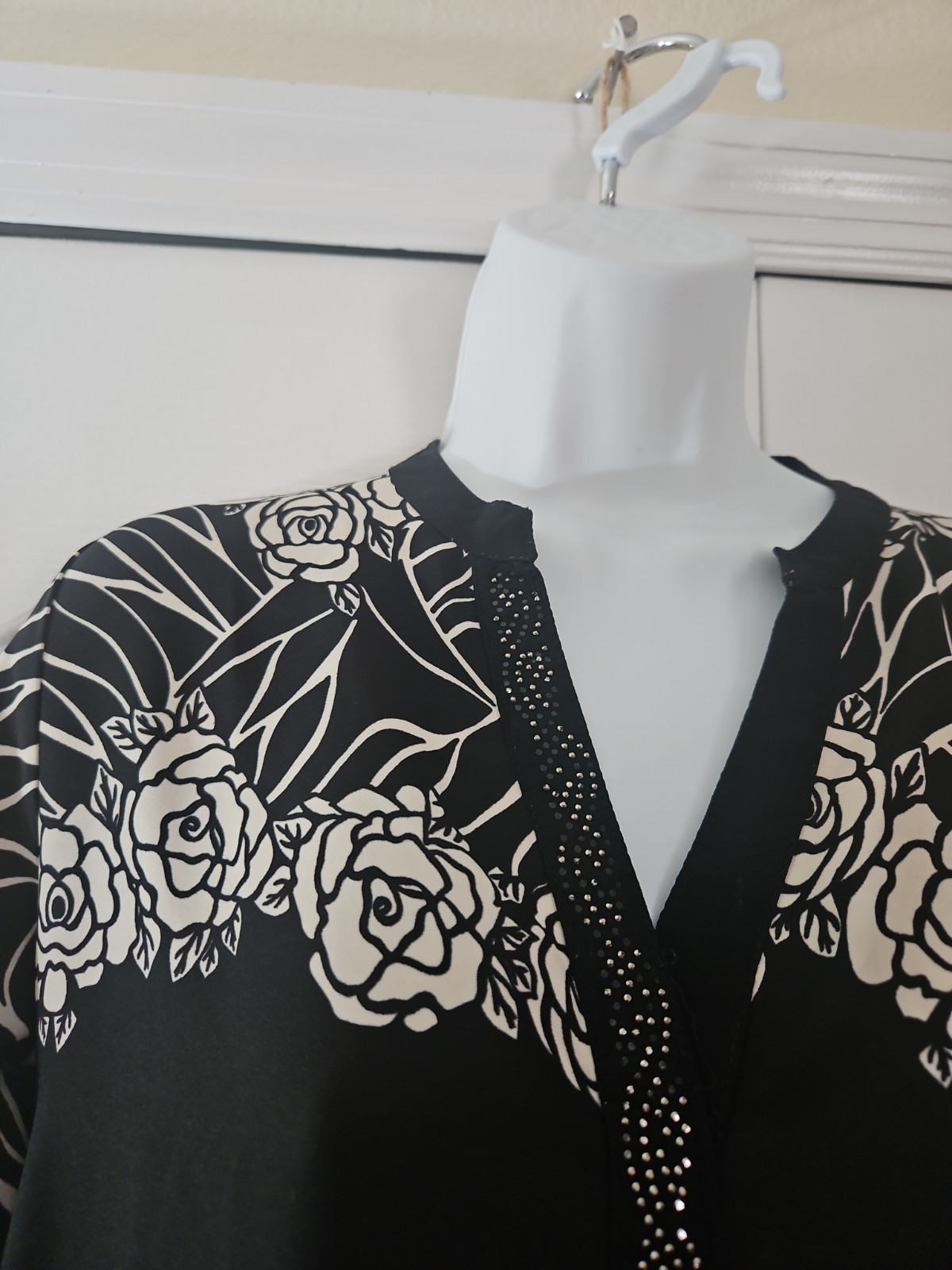 ELXSI Kurta Middle eastern Style Arabian Black White Flower Abaya Size Medium