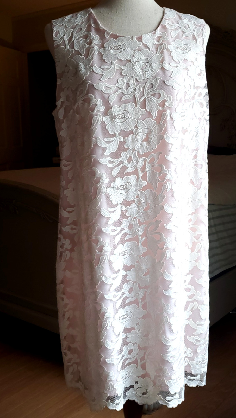 Karl Lagerfeld Paris Women Dress Size 14 3D Pink Cream Lace Romantic Classic