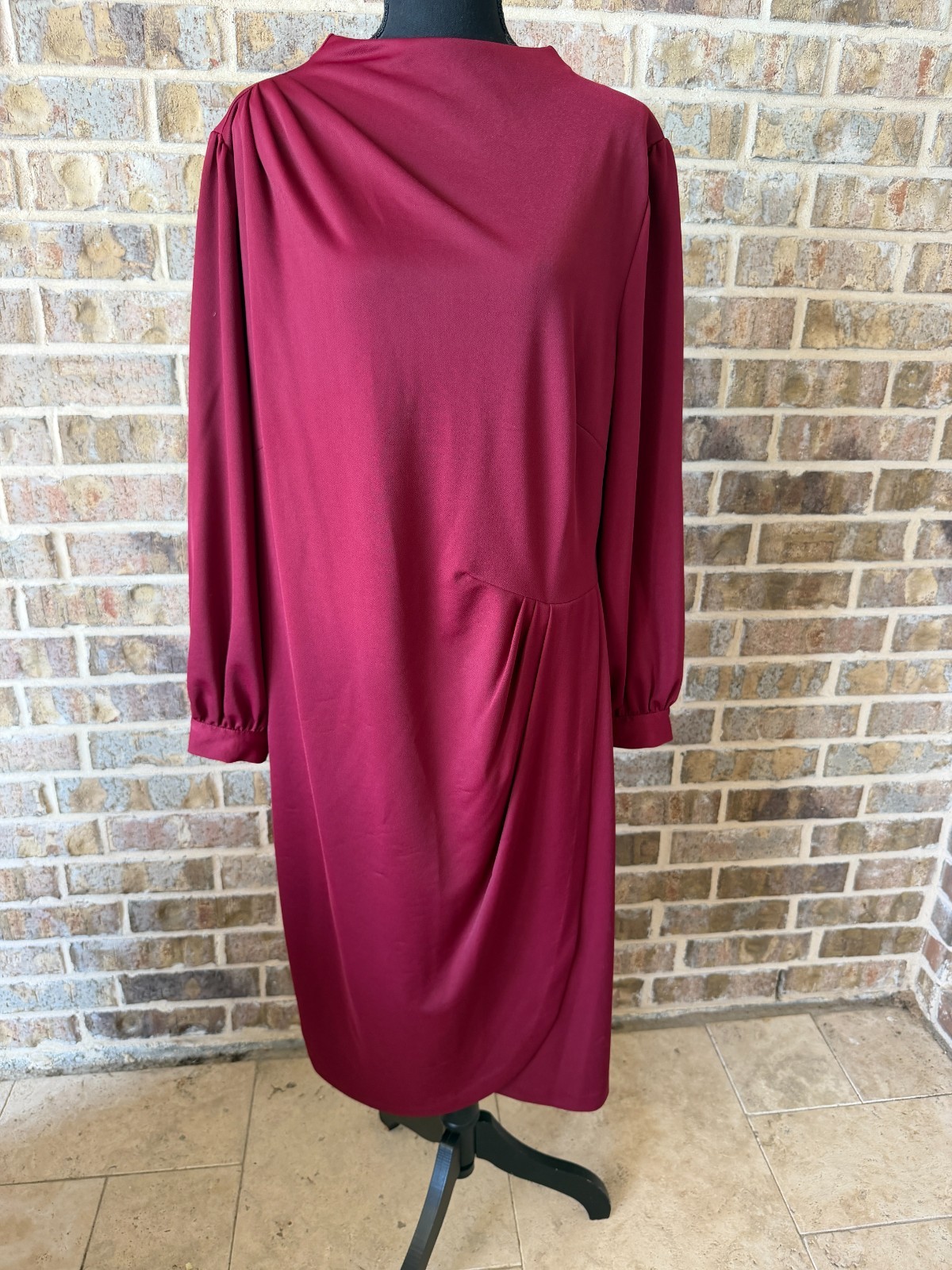 ELOQUII maroon long sleeve dress size 18 mock neck pleated