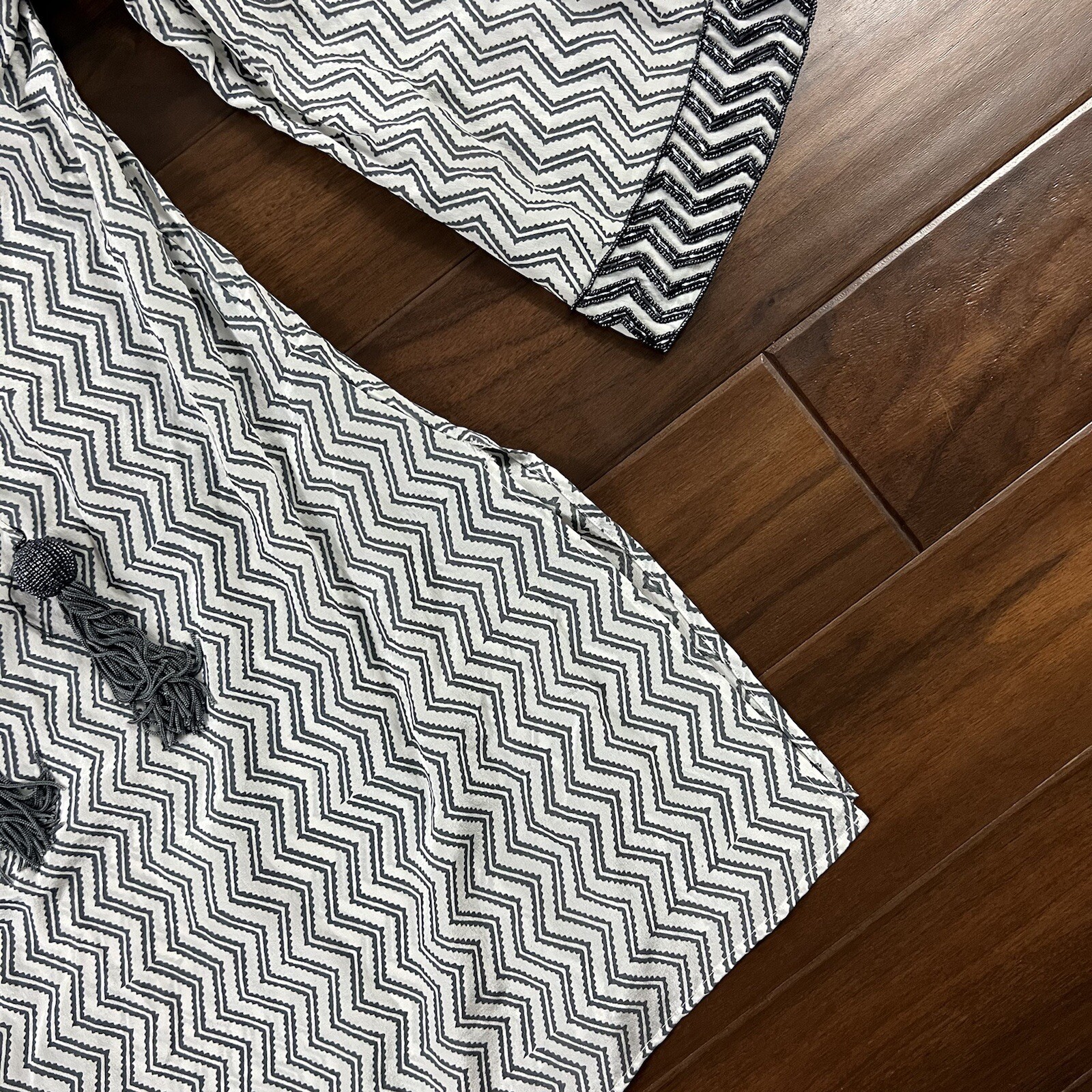 Tanja Pignatelli Women’s Size Medium Gray White Chevron Silk Dress Cover Up