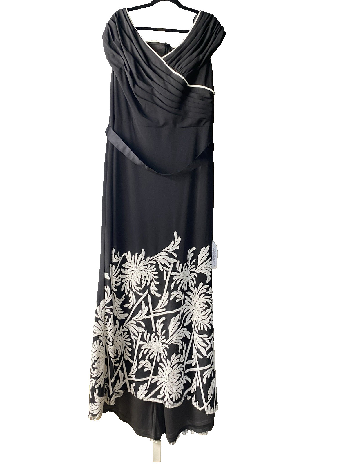 Tadashi Shoji Kumi Crisscross Bodice Gown 3X Black Ivory Crepe Floral Bead $809