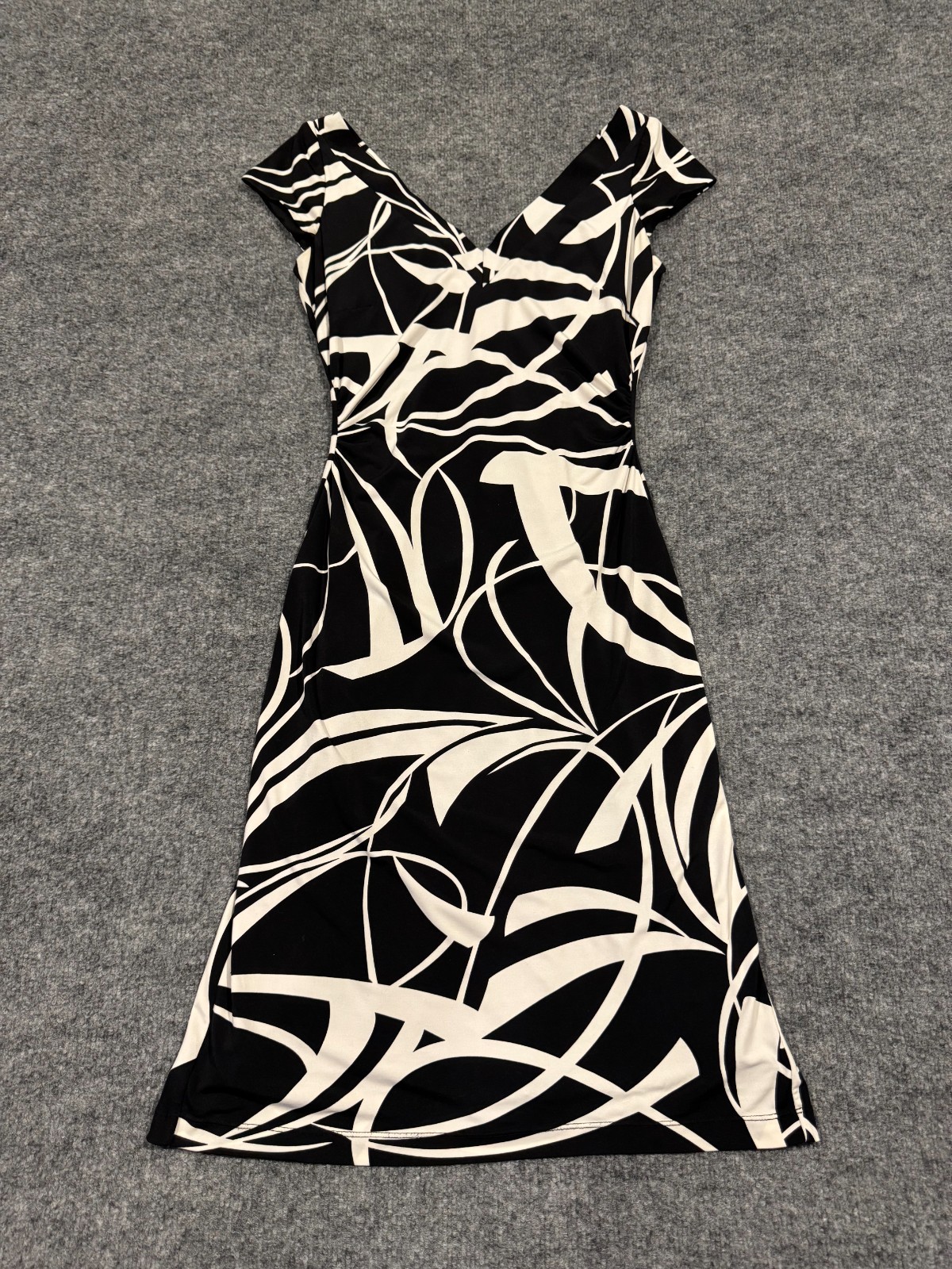 White House Black Market Dress Womens Black White Abstract Print V-Neck Midi – 4