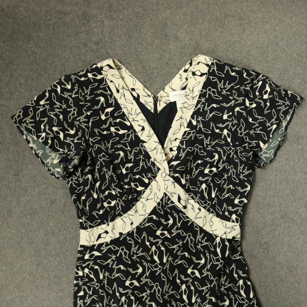 Liz Claiborne Shoes Print V-Neck Knee-Length Dress Short Sleeve Black & White 6
