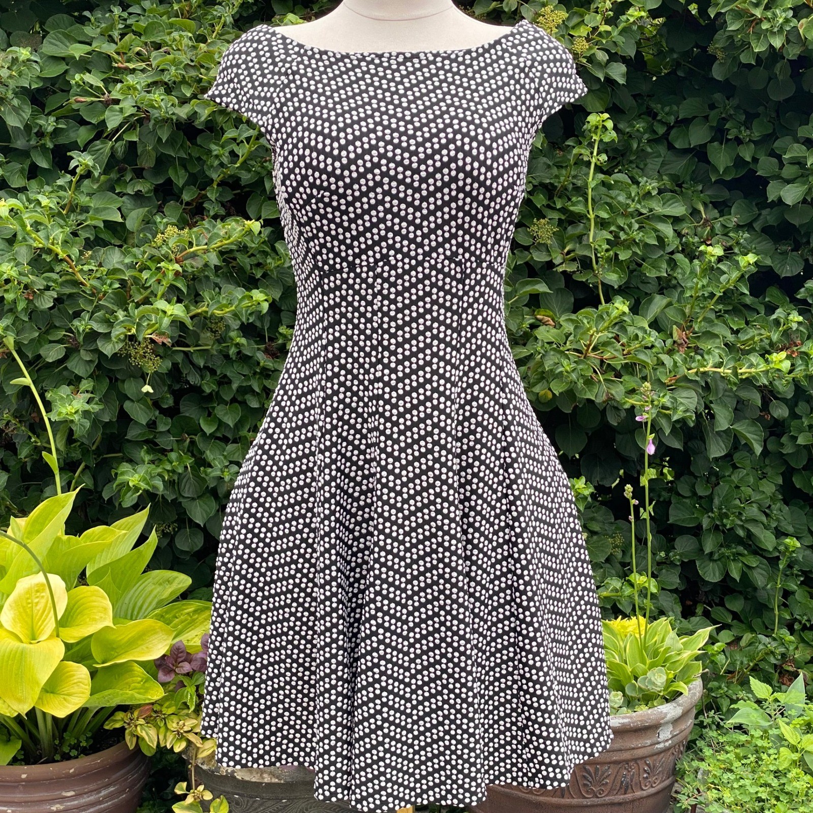 Classy Black & White Polka Dot Boat Neck Tailored Fit Midi Dress Timeless – L