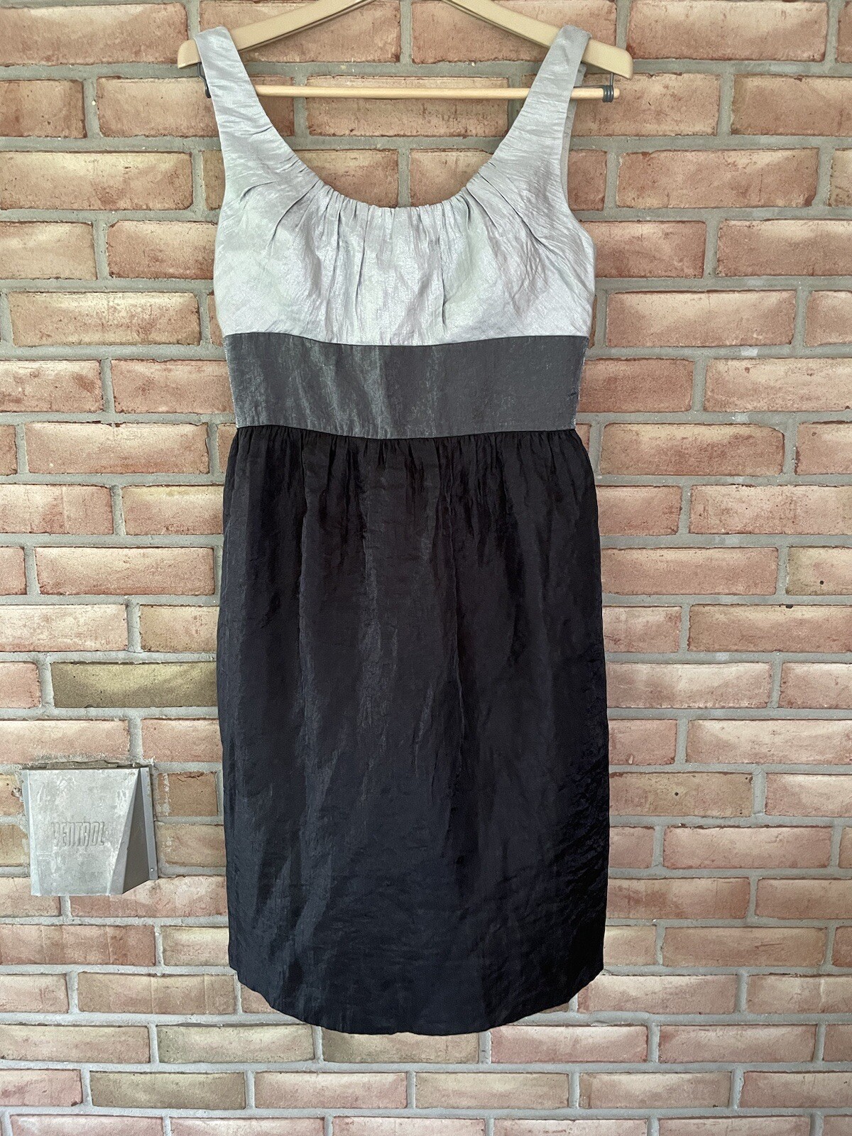 Adrianna Papell Women’s Sleeveless Sheath Dress Size 10 Grays & Black Lined