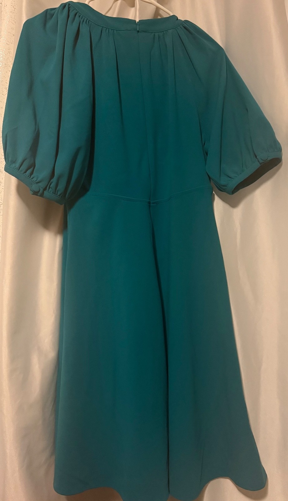 calvin klein dress 6, elegant, can be worn for any occasion. Beautiful color.