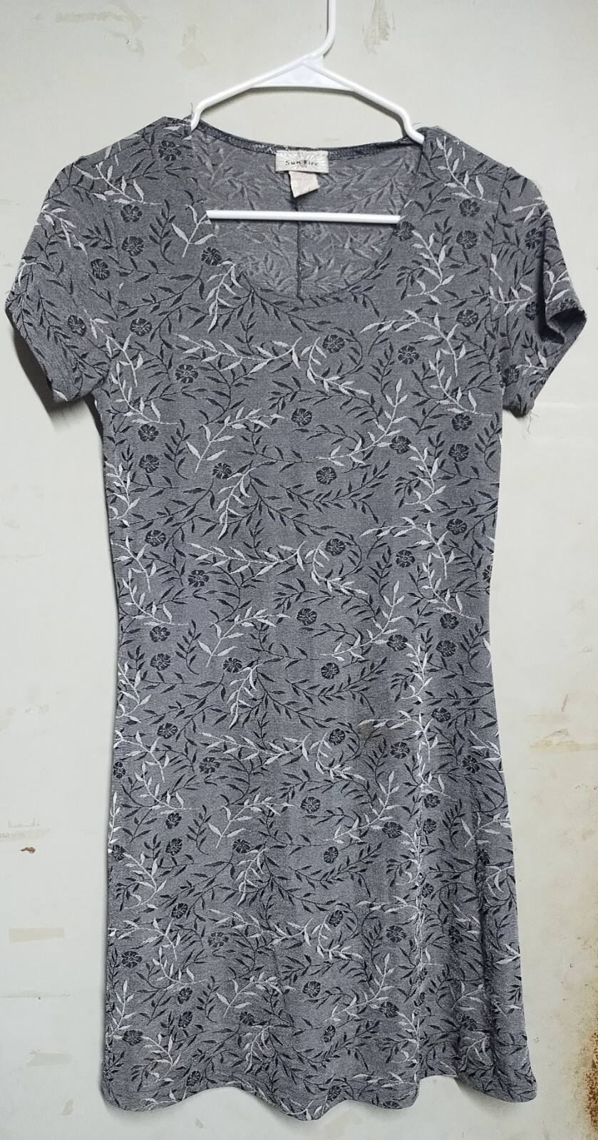 Womens Size-Medium Gray Pattern ‘Sun Fire’ Above Knee Sun Dress