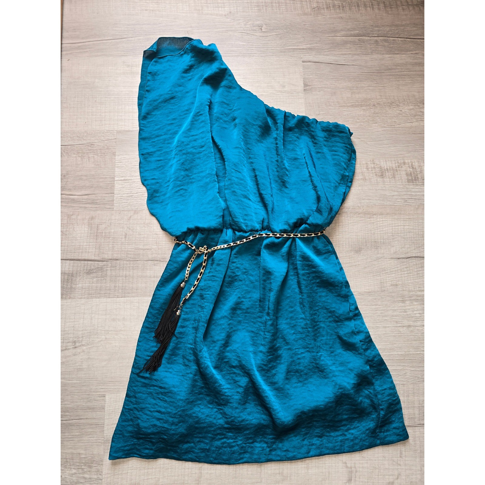 iz BYER Women Teal One Shoulder Hammered Satin Mini Dress with Chain Belt L