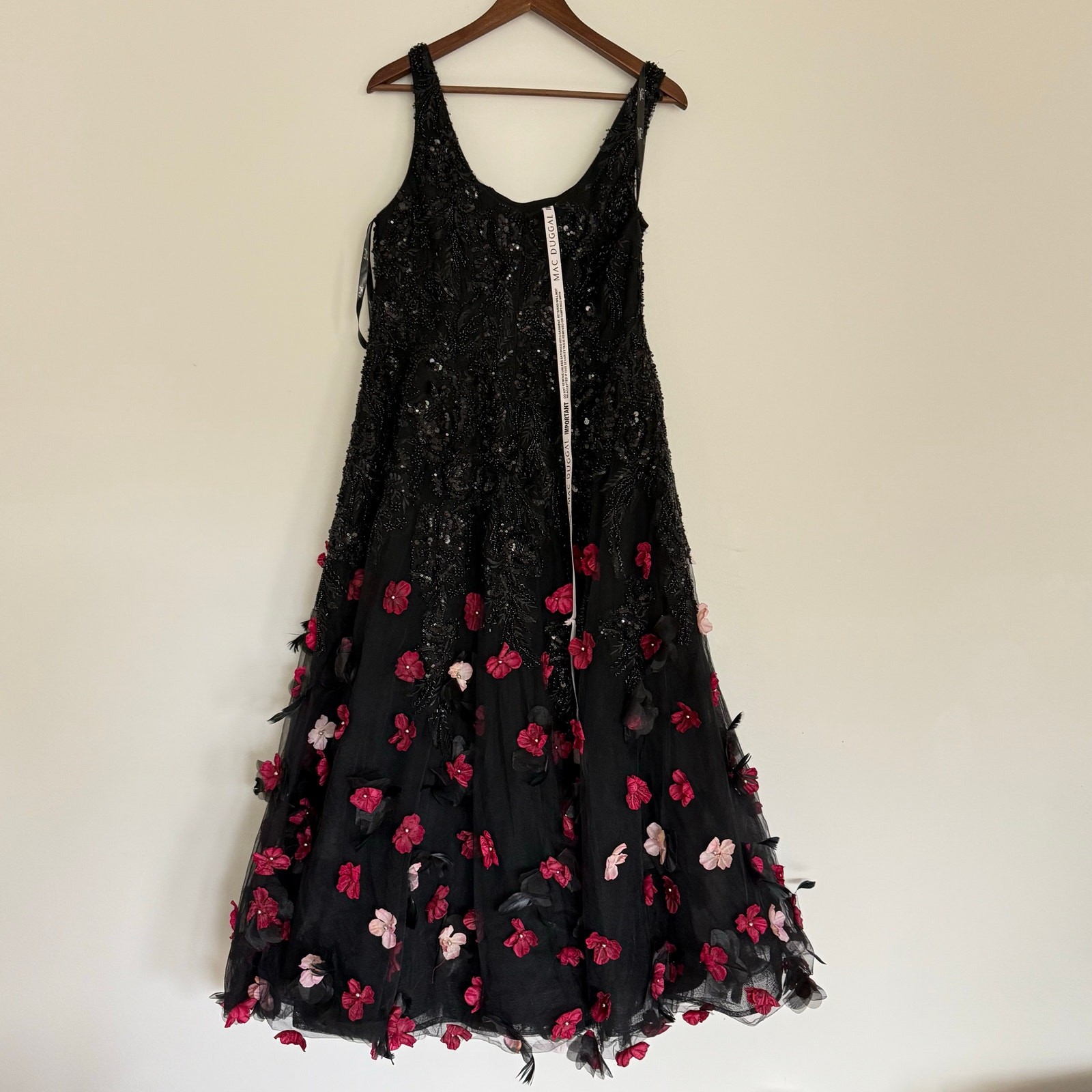 NEW Mag Duggal Sequin Floral Appliqué 3D FlowersBlack Midi Dress Size 10