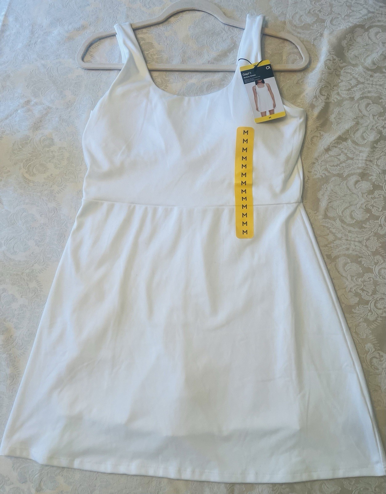 GapFit Women’s White Active Tank Dress M Moisture Wicking Pockets Square Neck