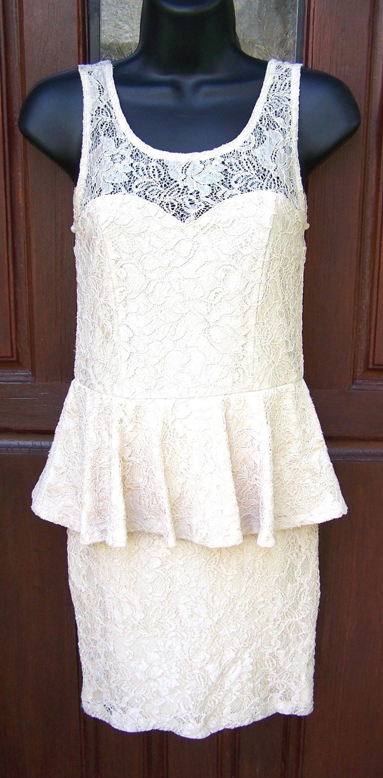 FOREVER 21 DRESS SLEEVELESS LACE BODY LINED ZIP BACK SZ S NWOT IVORY