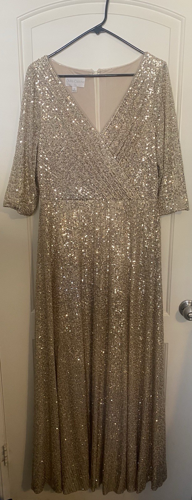 Oleg Cassini Gold Sequin V-Neck 3/4 Sleeve Gown Size 12 Mother of Bride/Groom