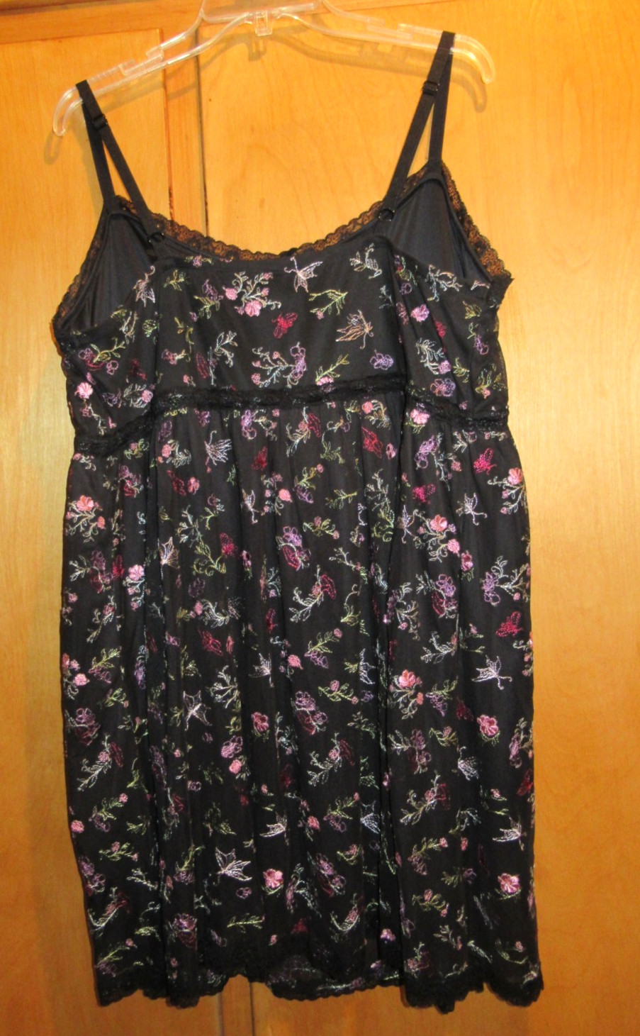 Hot Topic Thorn & Fable Plus 2/2X Black Floral Embroidery Slip Dress Pockets