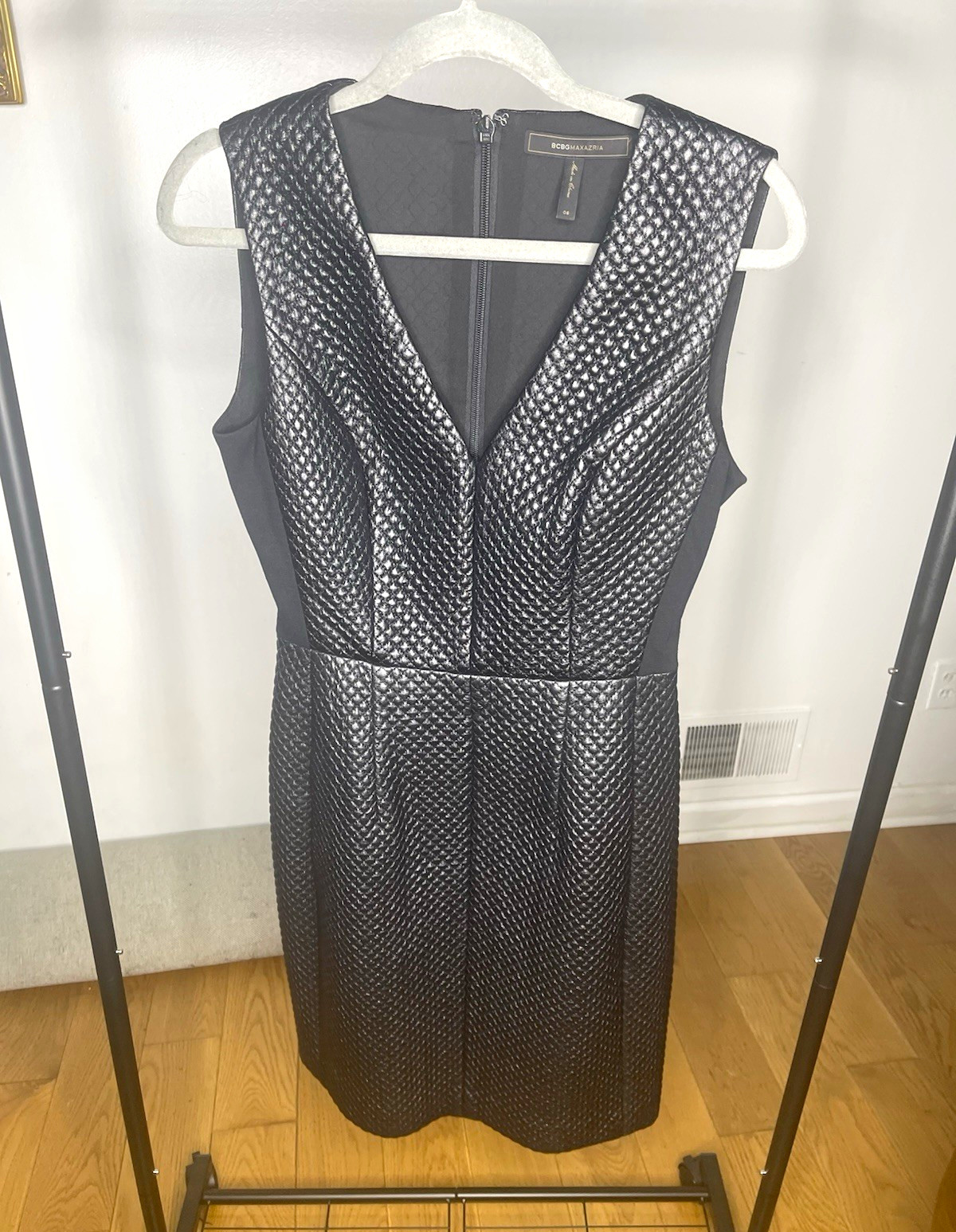 BCBGMAXAZRIA Black Quilted Faux Leather Sheath V-Neck Sleeveless Dress 6
