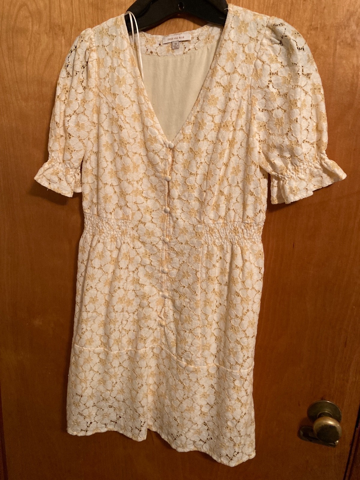 SKIES ARE BLUE DRESS SIZE MEDIUM WHITE/YELLOW LOOKS NEW LOOKS UNWORN