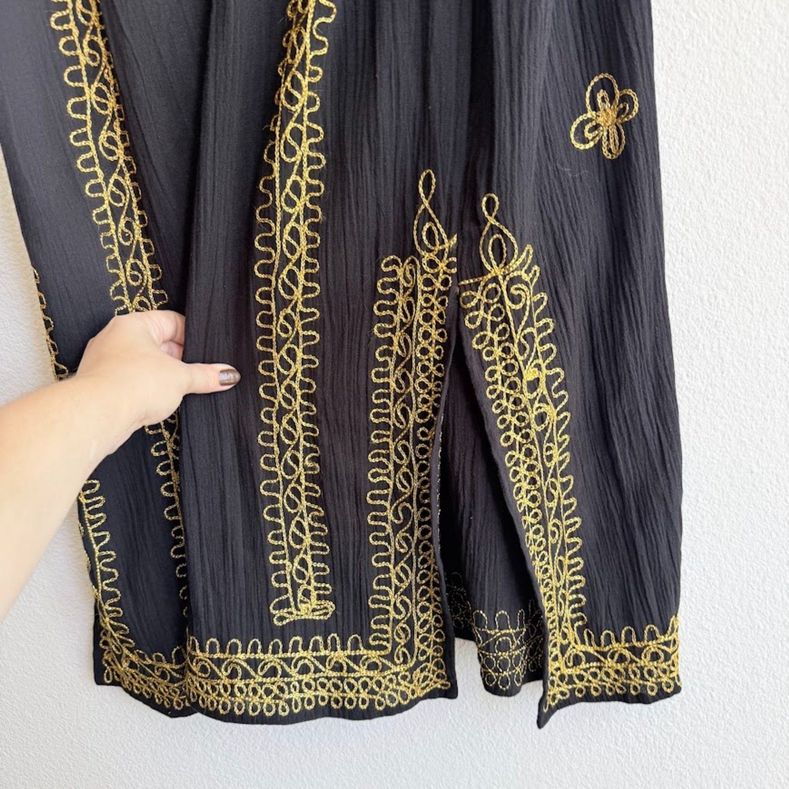 Uzman Giyim 100% Cotton Embroidered Kaftan in Black & Gold Embroidery size XXL