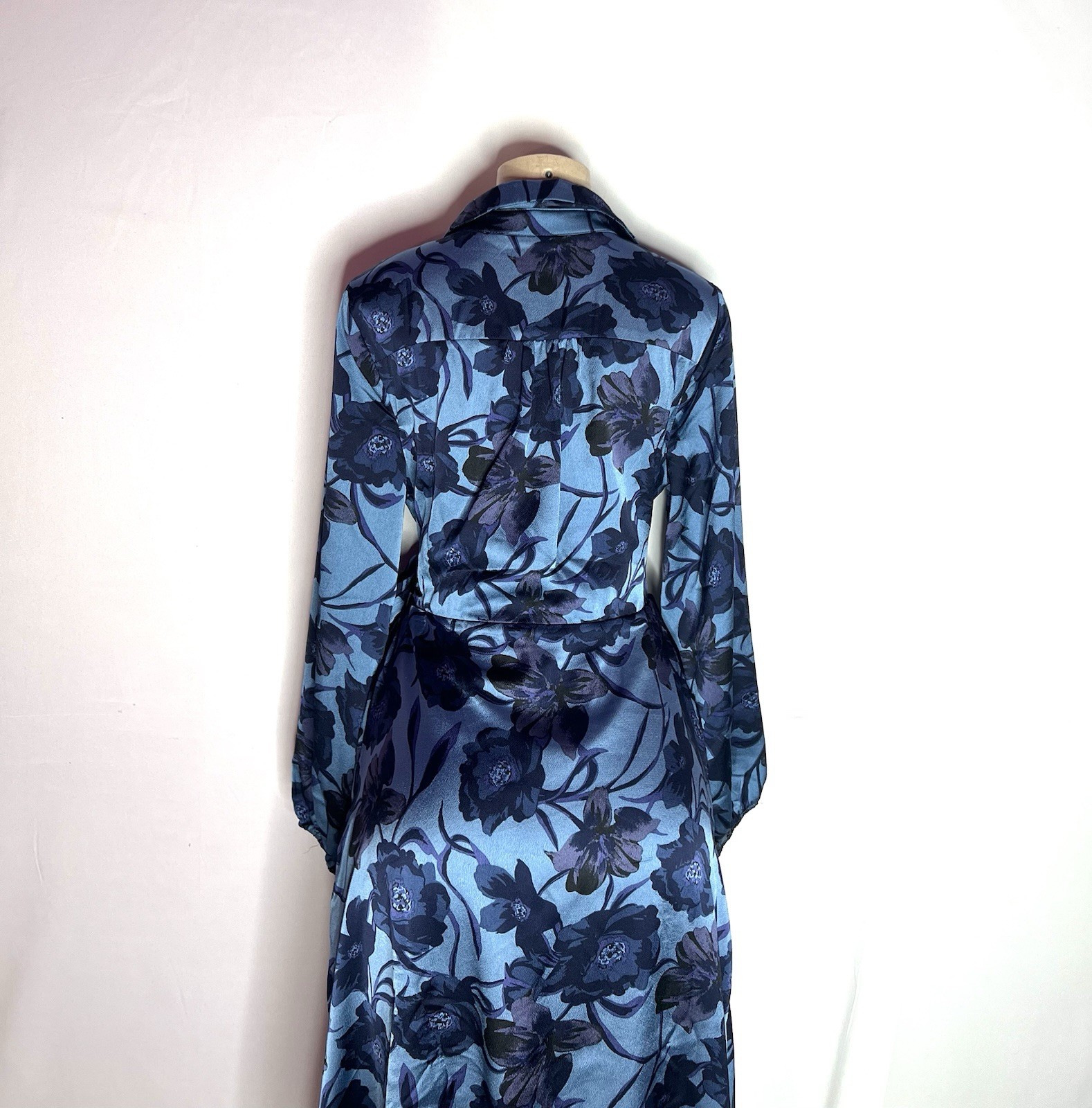 TAHARI BLUE FLORAL FAUX WRAP FULL SKIRT LONG SLEEVE SZ 6