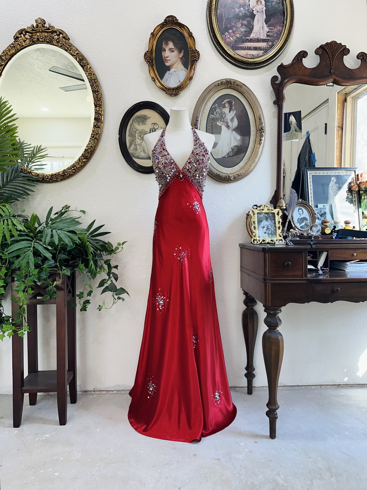Stunning Vintage Satén Red Evening Gown by My Fashion – Size 6
