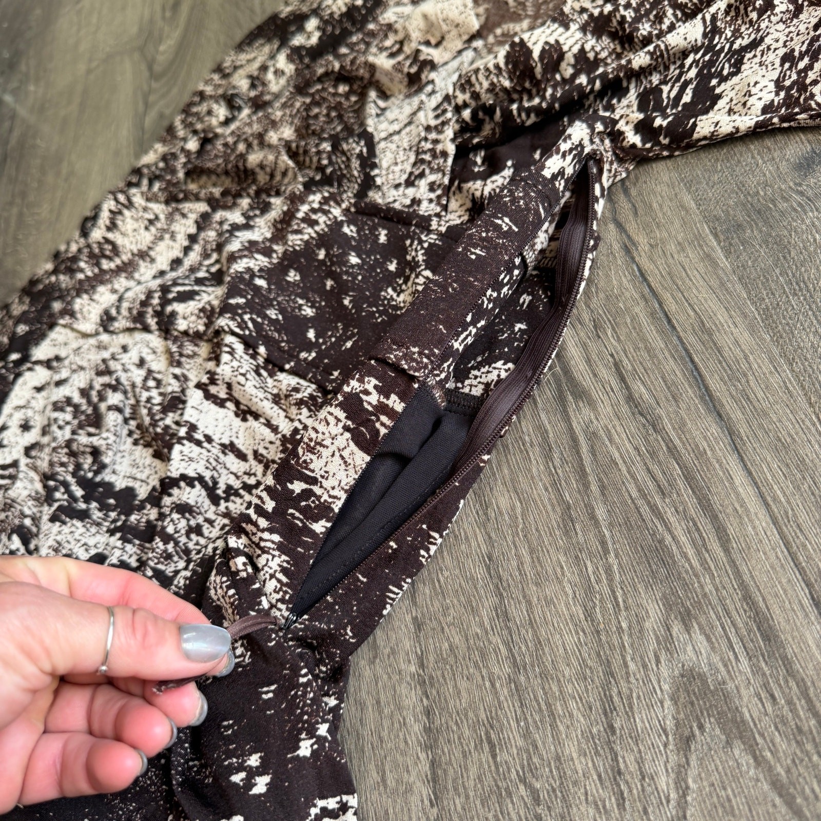 Max Mara Studio Espresso Paisley Viscose Midi Wrap Dress Size 8 / IT 42