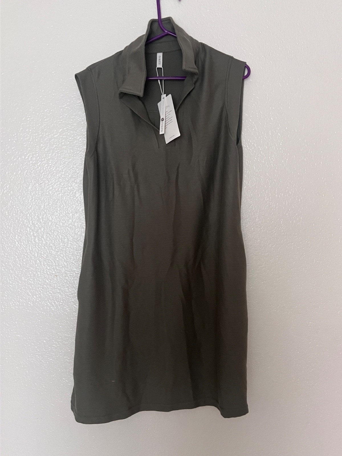 Evaless Women’s Size Medium Green Dress NWT