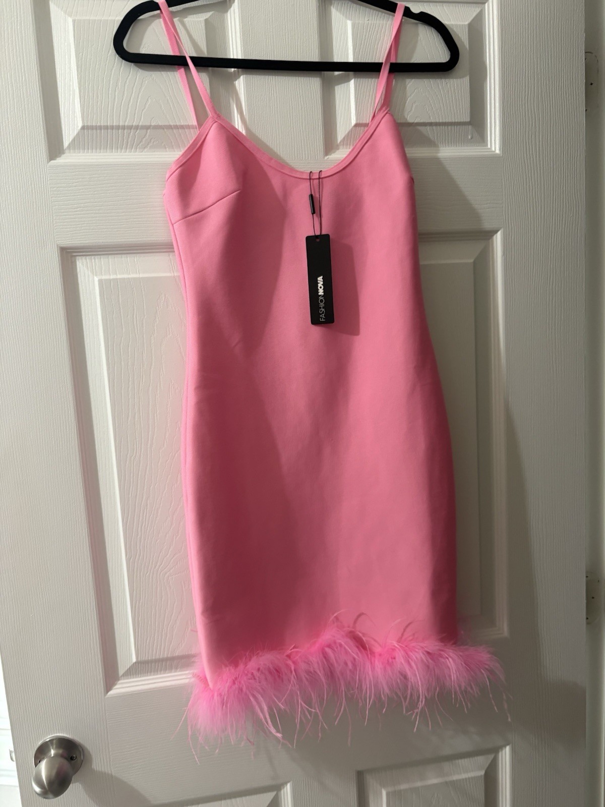 Fashion Nova Pink Solid V-Neck Bodycon Mini Dress Feather Hem Strappy S