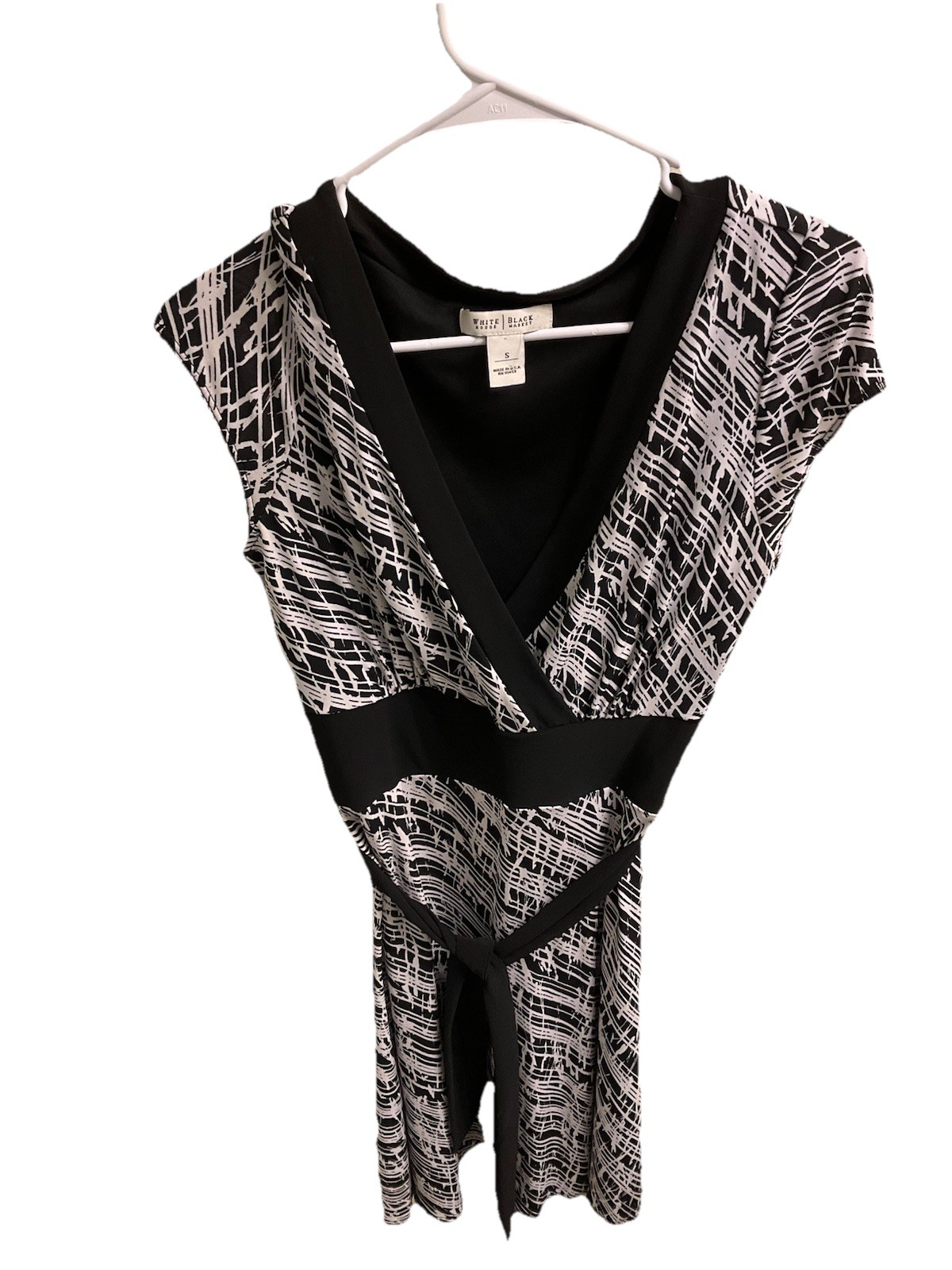 White House Black Market V-Neck Faux Wrap Dress Size Small Black White stretch