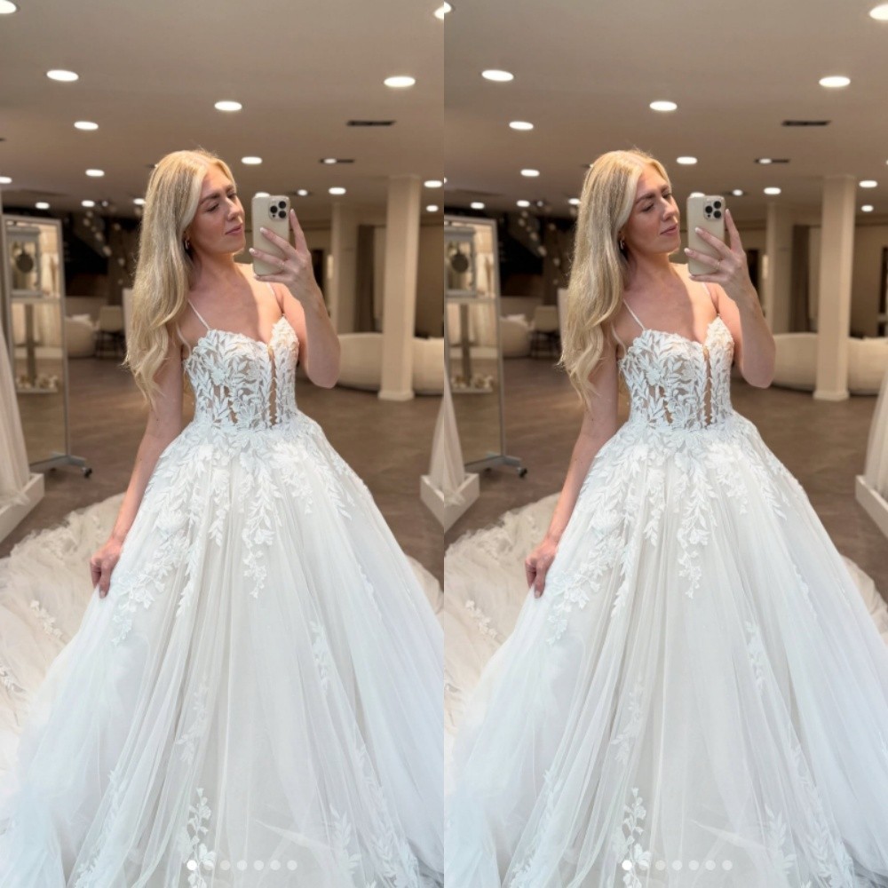 Elegant Off Shoulder Wedding Dress Applique Lace Sweeping Train Prom Bridal Gown