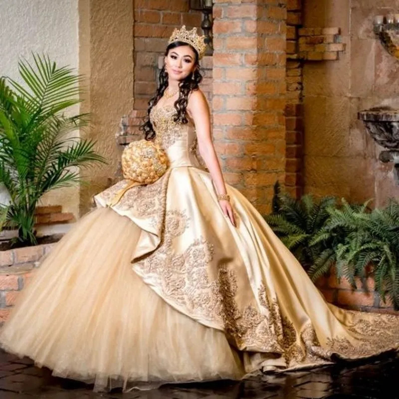 Gold Quinceanera Dresses Lace Applique Beaded Sweet 15 16 Sweetheart Prom Gowns