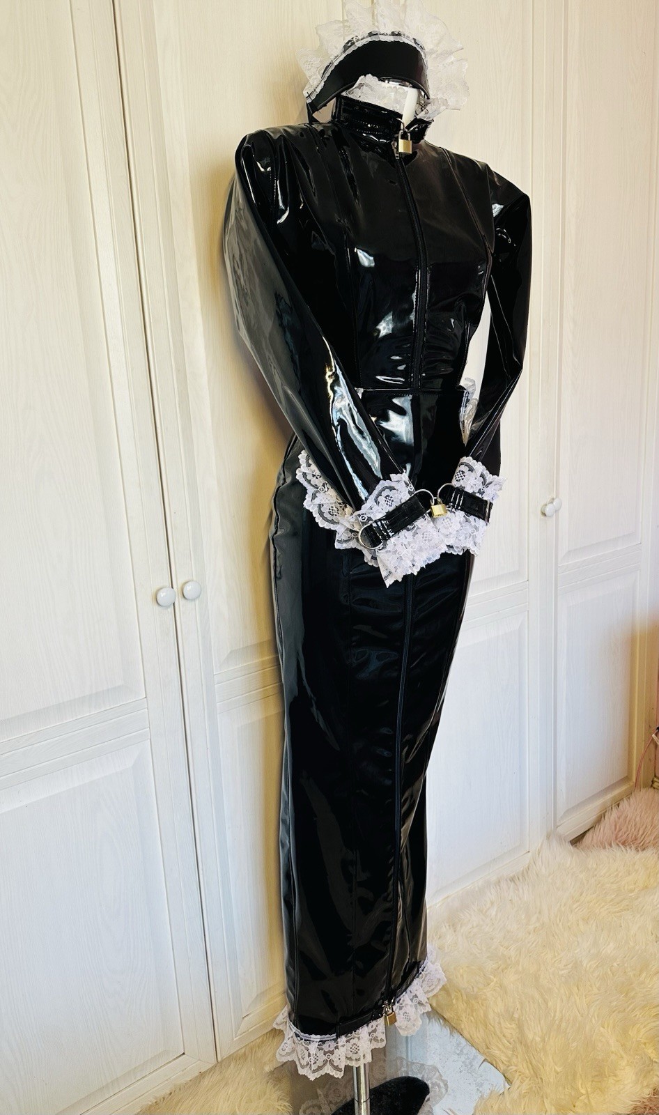 Misfitz blk PVC & lace padlock lockable sissy Maids hobble dress. SIZE 20. CD