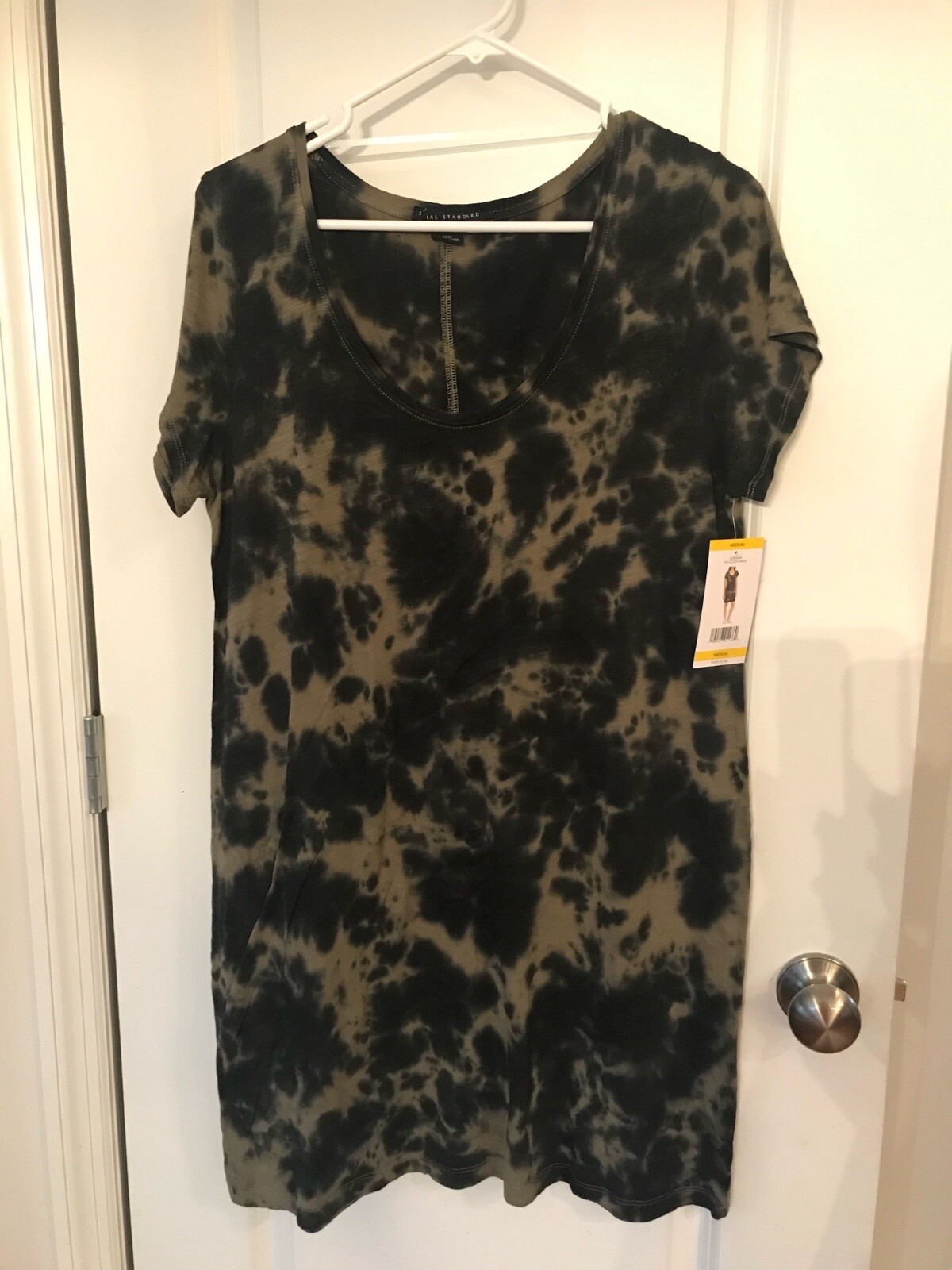 Social Standard by Sanctuary Women’s Gia Scoop Dress Sz M Green/Black Tie Dye