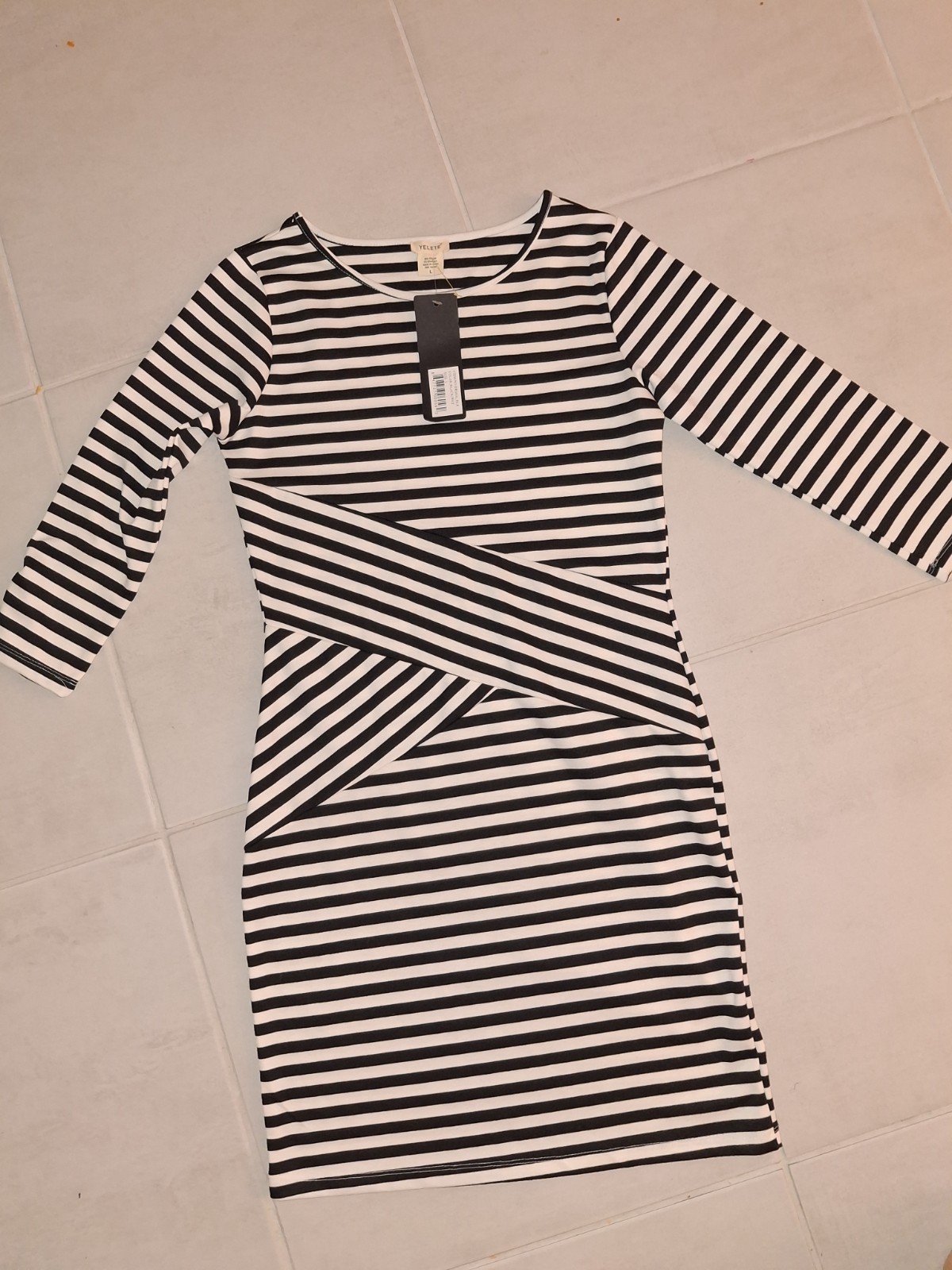 Yelete Women’s L Black/White Striped Round Neck 3/4 Sleeve Knit Sheath Dress