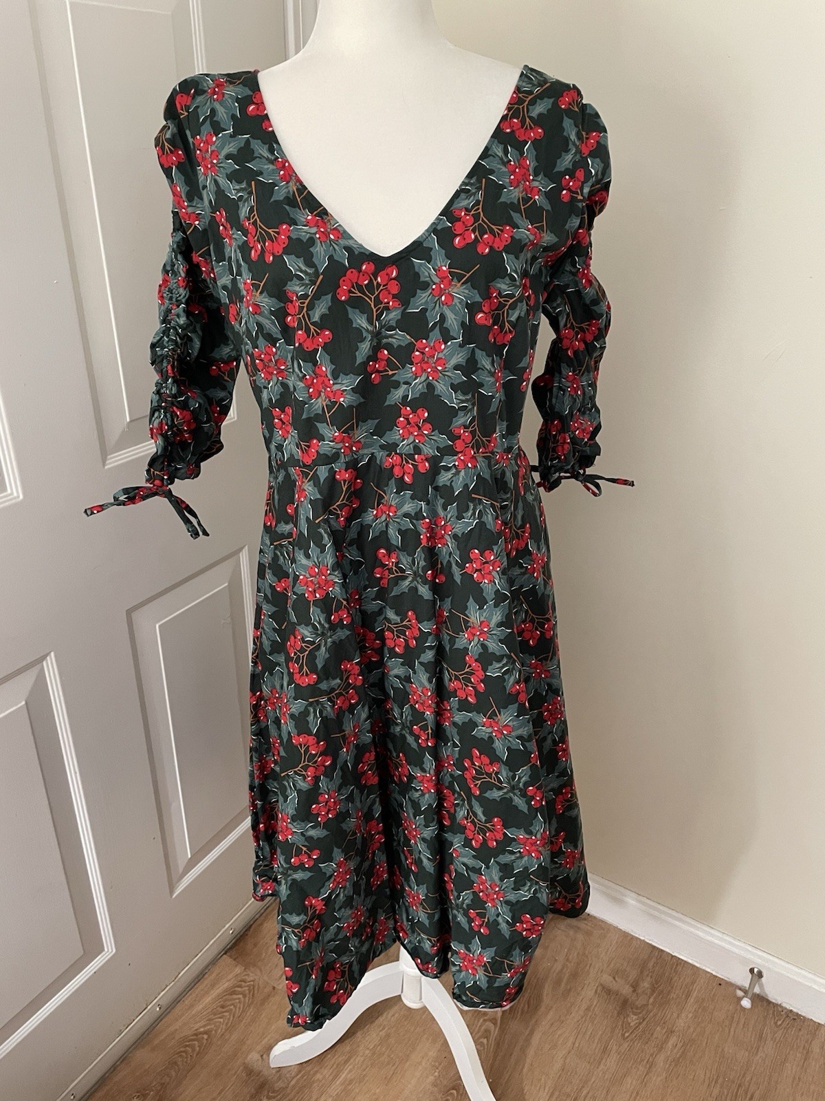 Collectif London Holly Berry Swing Dress Size UK20/US16
