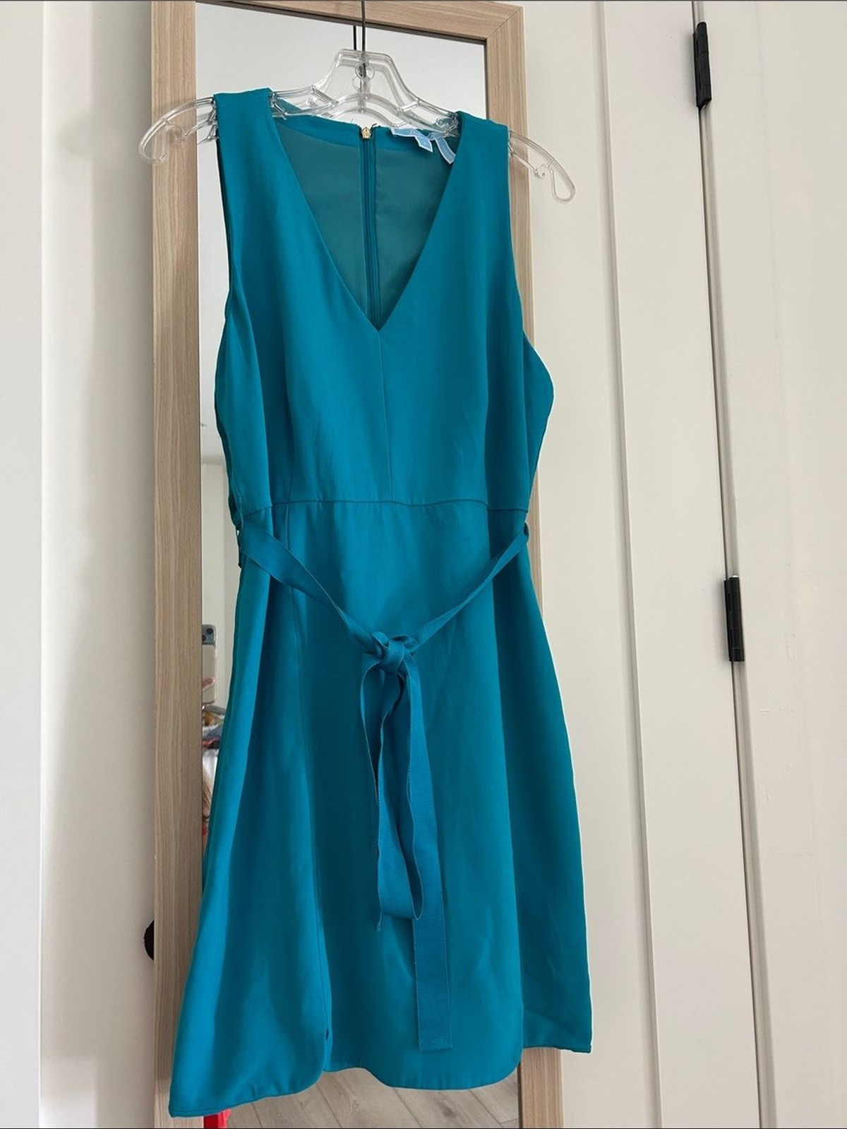 Draper James Teal V-Neck Cutout Back Sleeveless Sheath Dress EUC Size 8