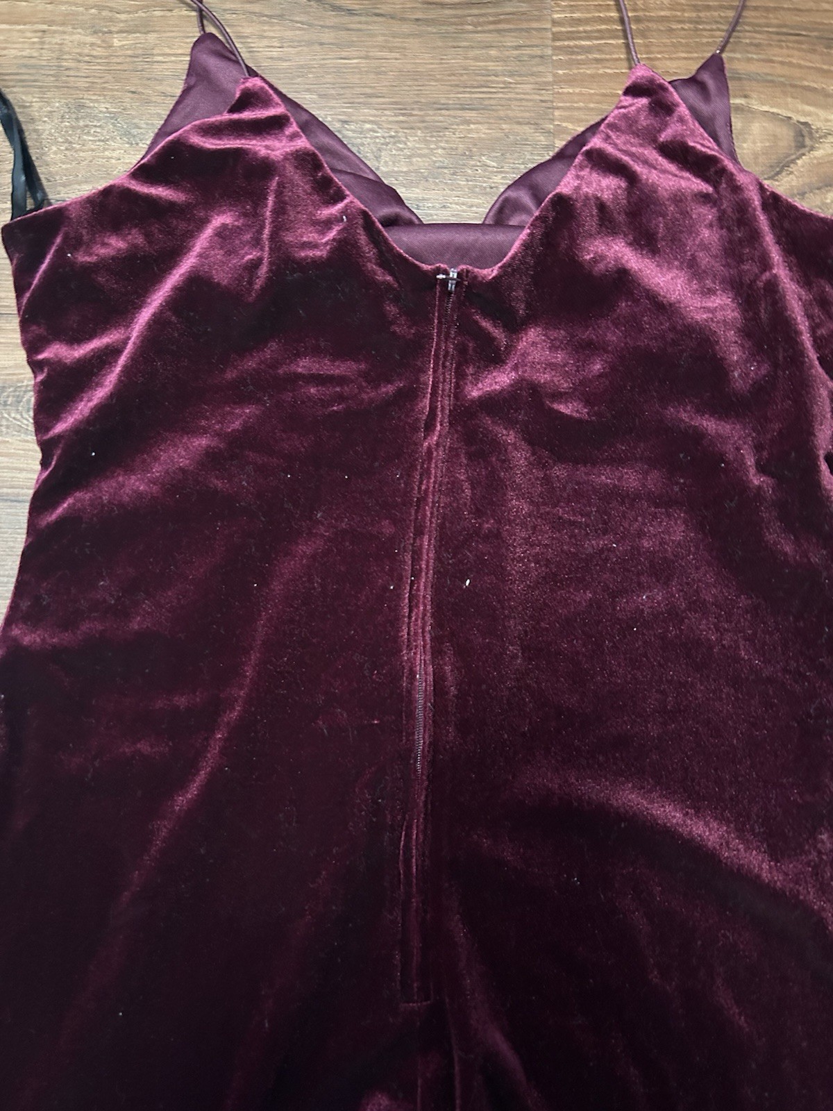 B. Smart Burgundy Velvet V-Neck Strappy Sheath Dress Lined Knee Length L