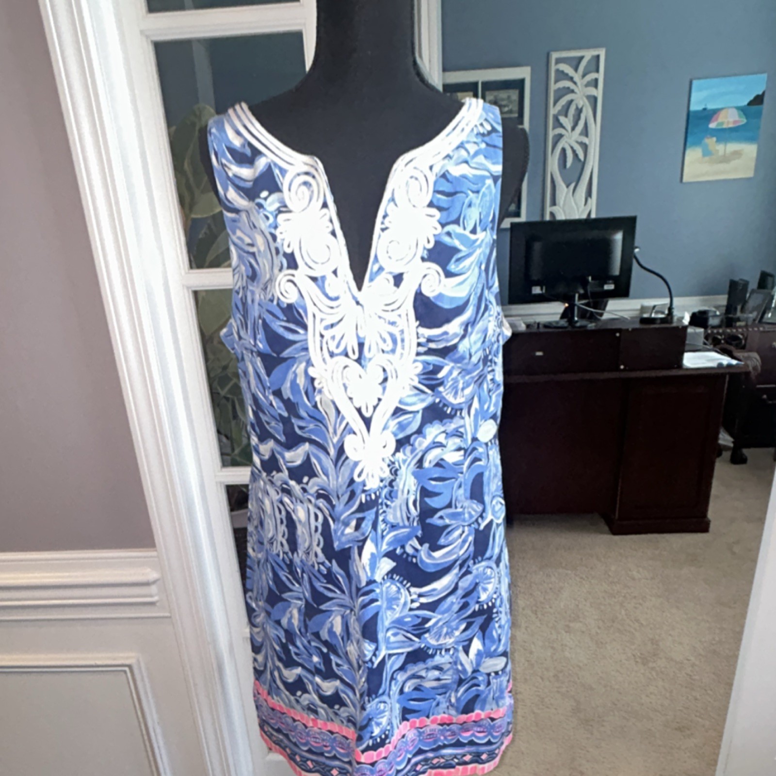 Lilly Pulitzer Women’s Floral Shift Dress V-Neck Sleeveless Embroidered 16