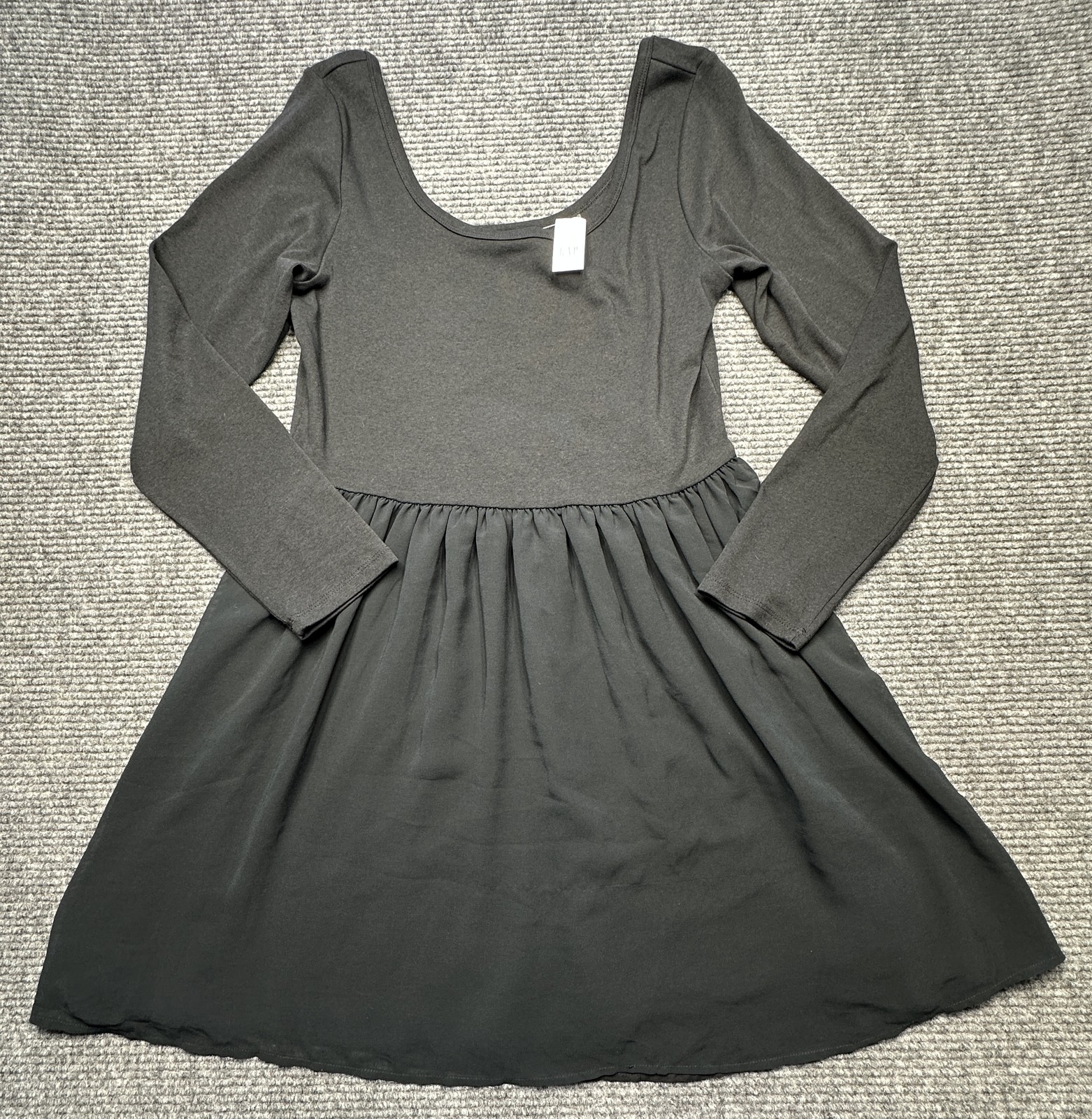 Gap Dress Womens XL Black Fit & Flare Long Sleeve Scoop Neck Lined Knit Bodice
