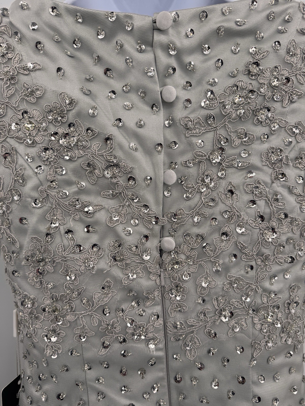 IZIDRESS Silver Heavily Sequined Beaded Lace V-Neck Short Sheath Dress 32″ Chest