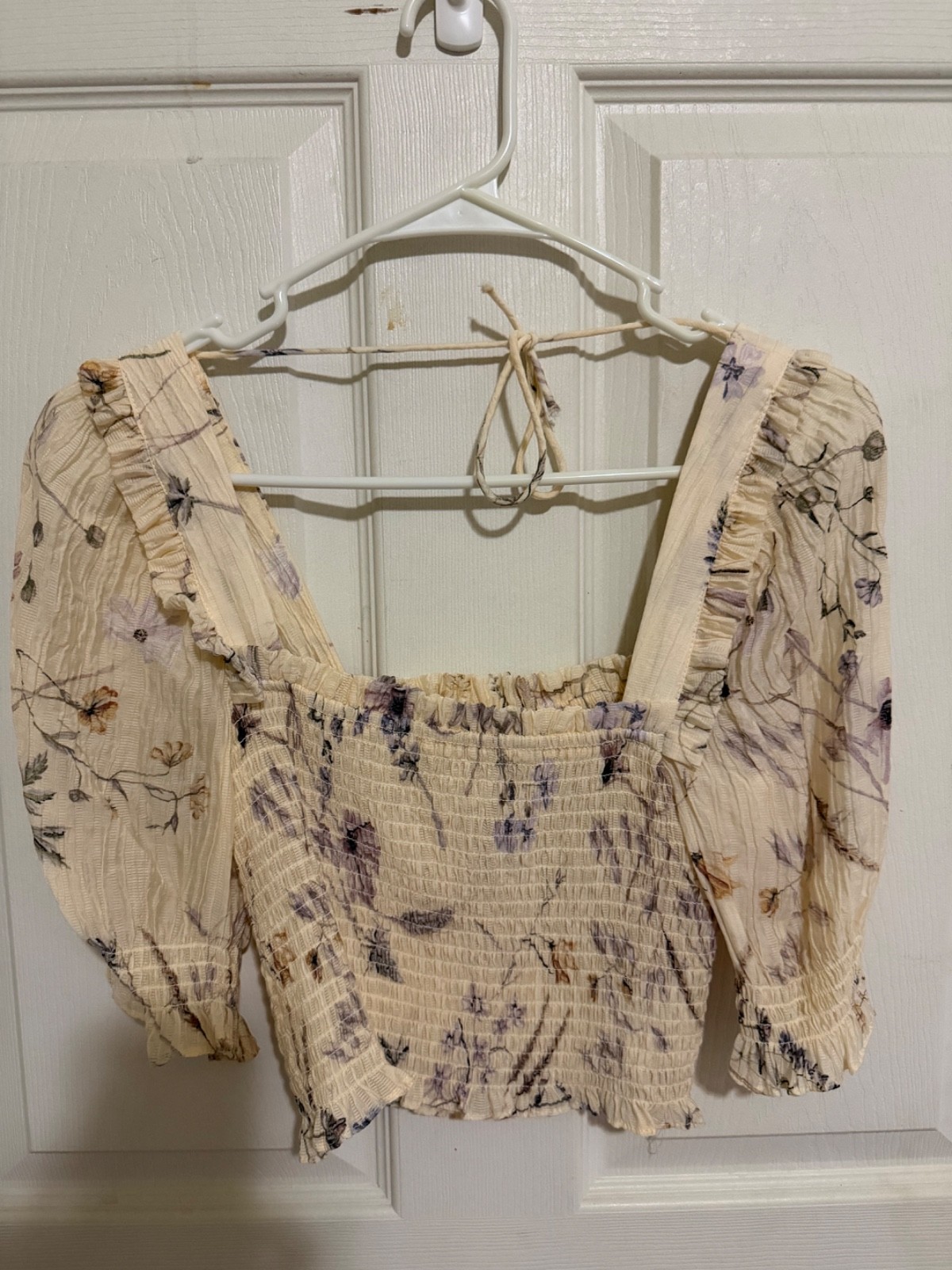H&M Floral Smocked Crop Top Puff Sleeve Cream Purple Women’s XS Cottagecore
