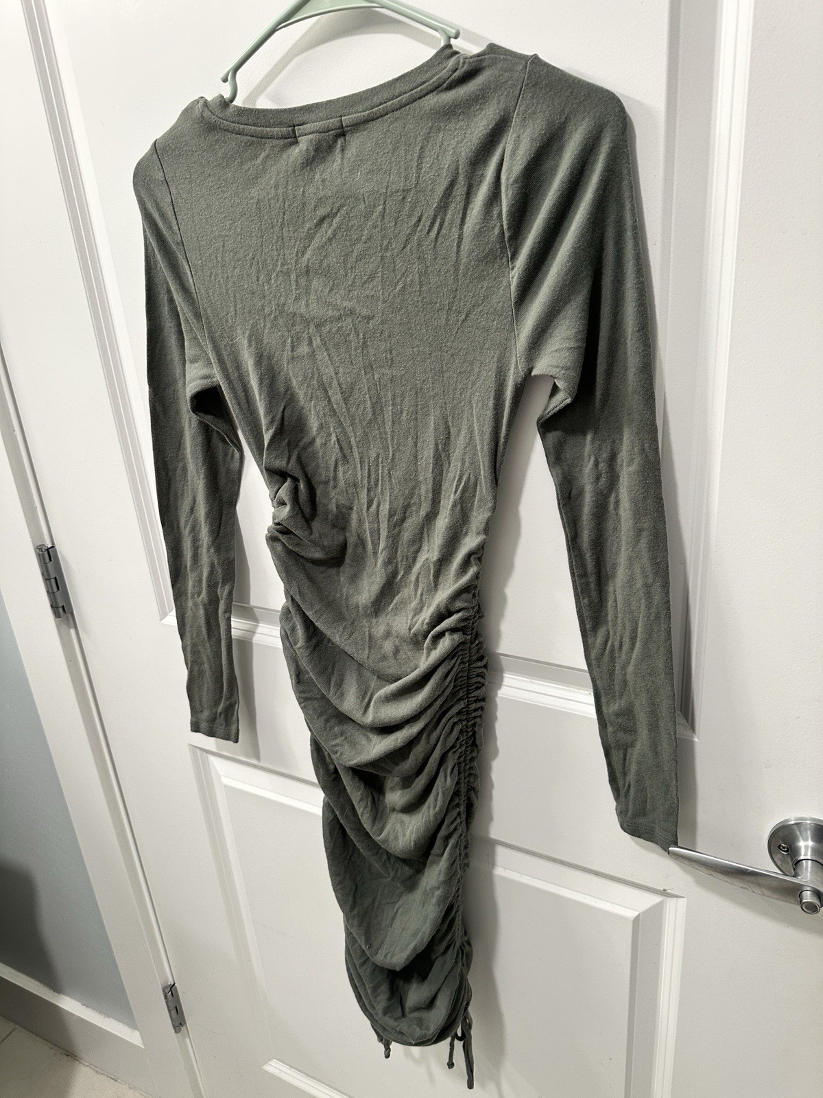 t. la Green Ruched Drawstring Scoop Neck Long Sleeve Knit Midi Bodycon Dress S