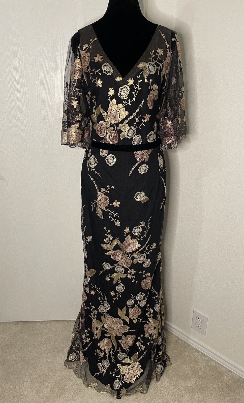 Marchesa Notte Floral Embroidered Gown Black Gold Pink Sheer Cape Sleeve Size 10