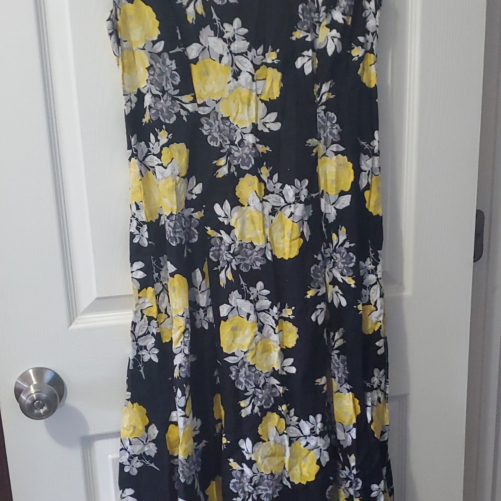 Women’s Black Long Floral Dress Yellow & White Flower Print Size M Regular