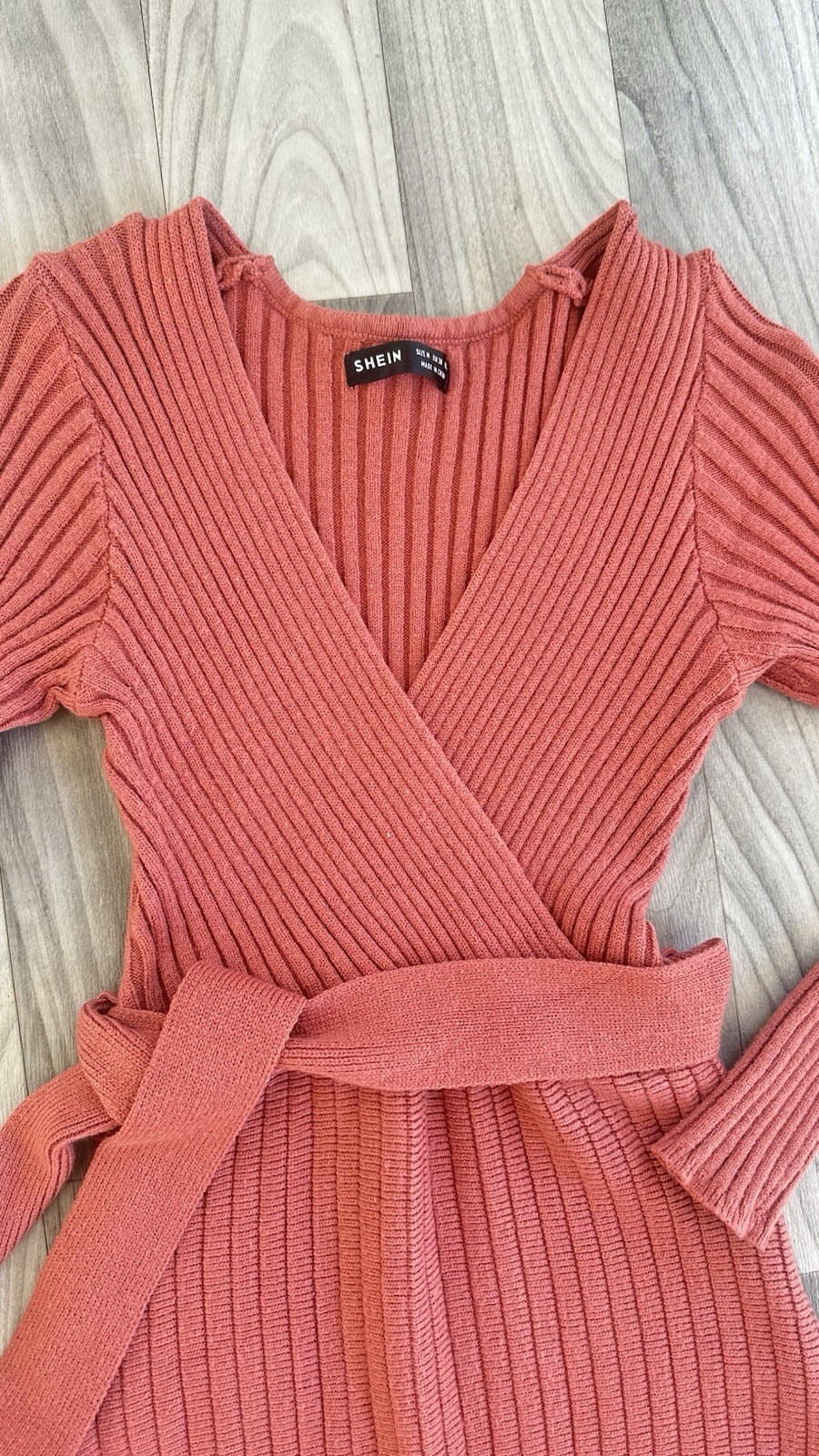Women’s Dresses Light Coral Size Medium Long Sleeve V-Neck